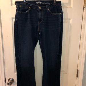 Curvy boot cut jeans